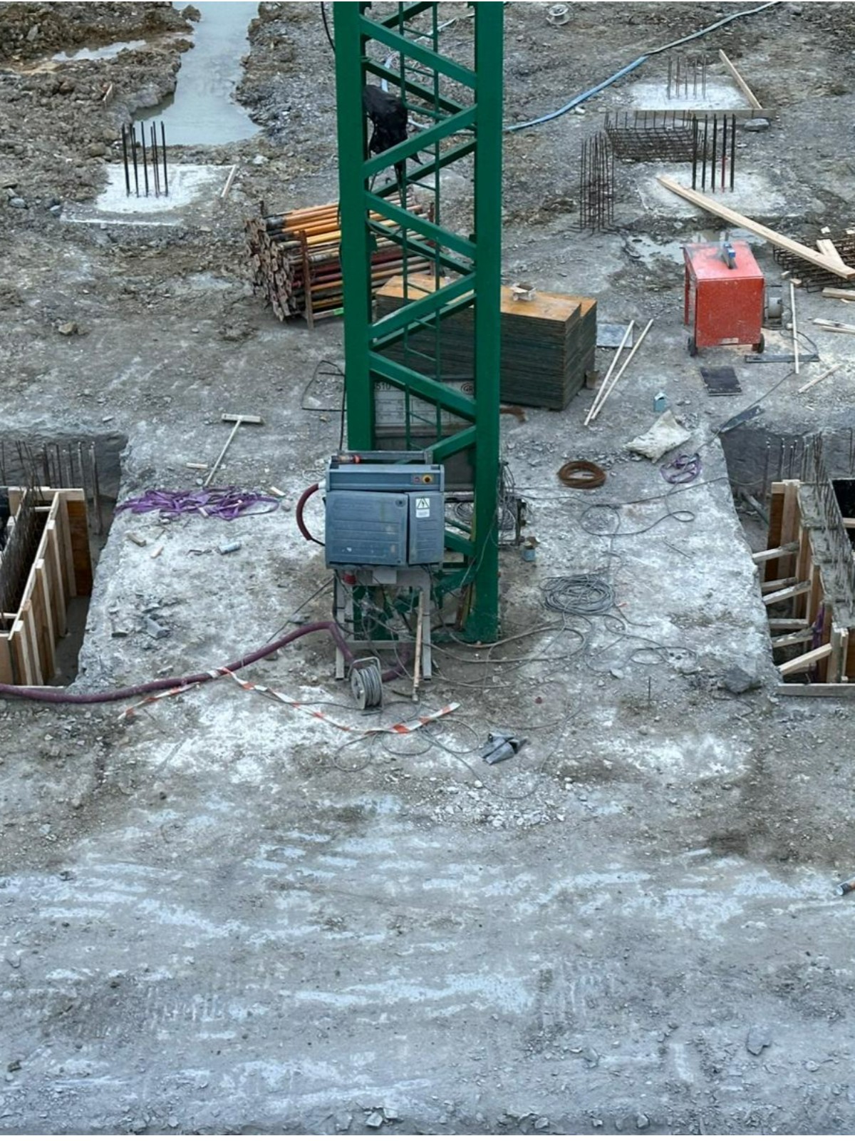 Estrutura de cofragem em execução